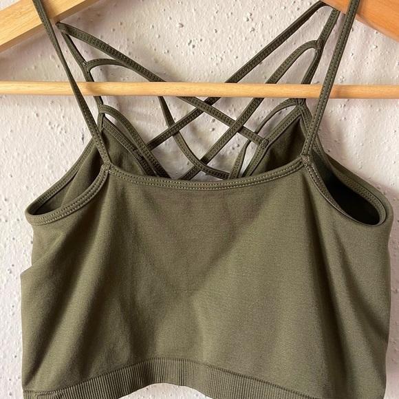 Crop top - Picture 3 of 4